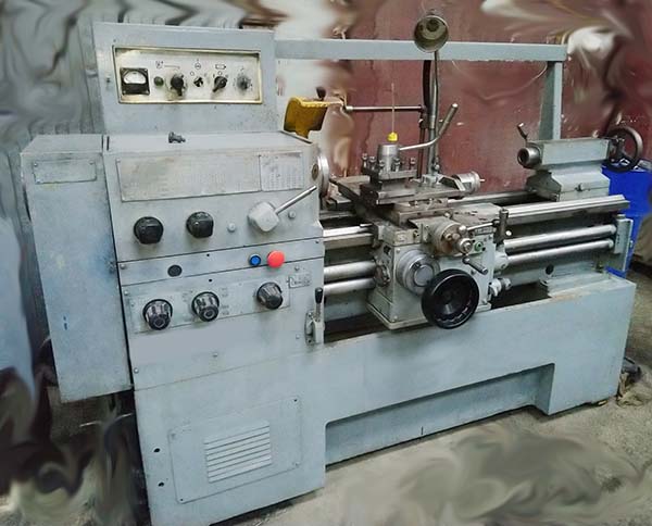 Токарно-гвинторізний верстат особливо високої точності 16С16А